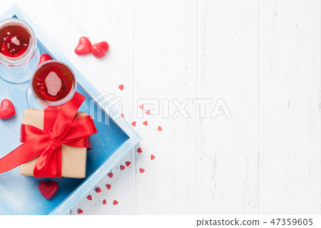 Valentine's day greeting card with champagne Valentine's day greeting card with champagne 47359605