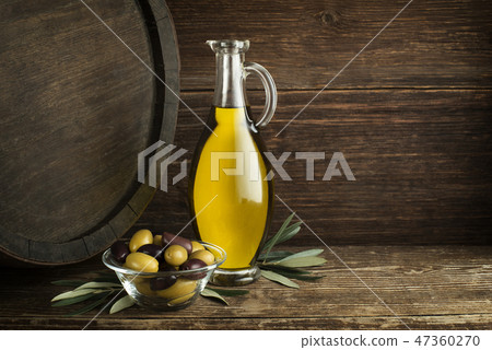Olive oil 47360270