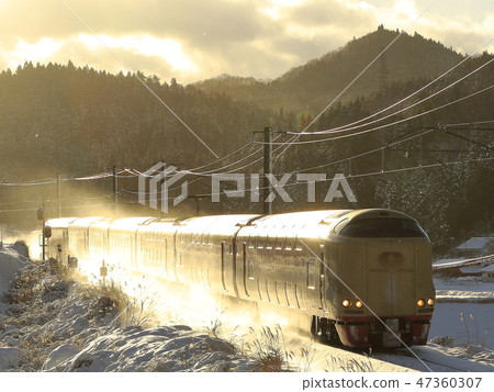 跑在早晨太陽的多雪的風景西瓜的日出Izumo 47360307