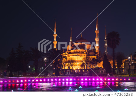 Fountain on Sultanahmet area in evening time 47365288