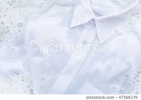 Soak cloth before washing, white shirt Soak cloth before washing, white shirt 47366176