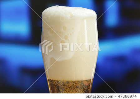 Beer foam and bubbles 47366974