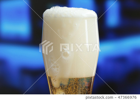 Beer foam and bubbles 47366976