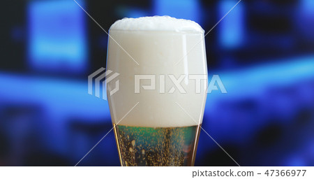 Beer foam and bubbles Beer foam and bubbles 47366977
