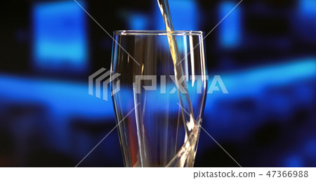 Beer foam and bubbles 47366988