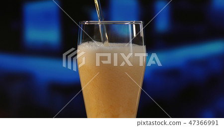 Beer foam and bubbles 47366991