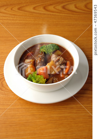 新鮮的熱牛肉燉 47369543