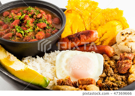Traditional Colombian dish called Bandeja paisa Traditional Colombian dish called Bandeja paisa 47369666