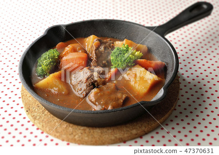 Vegetable goose roof beef stew 47370631