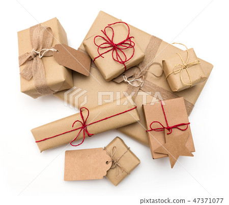 Rustic retro gifts, present boxes. Christmas time, eco paper wrap. 47371077