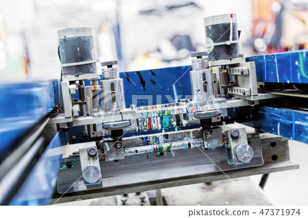 Print screening metal machine. 47371974