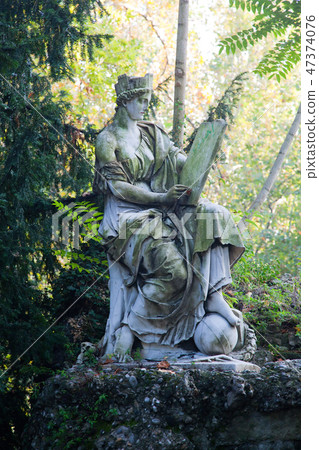 Statue in the Giardini Indro Montanelli park, Milan. 47374076