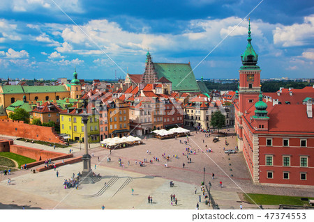 Old town in Warsaw, Poland 47374553