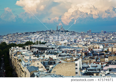 View on Montmarte and Sacre-Coeur Basilica, Paris, France 47374971