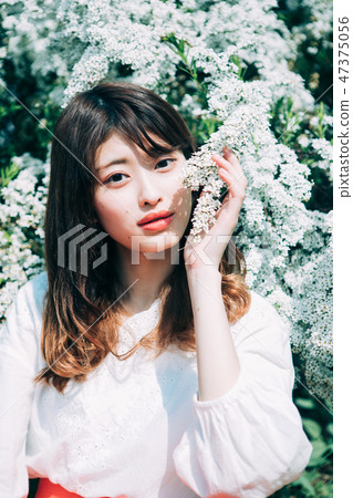Women and Yukiyanagi Women and Yukiyanagi 47375056