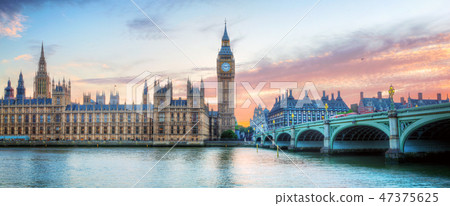 London, UK panorama. Big Ben in Westminster Palace on River Thames at sunset 47375625