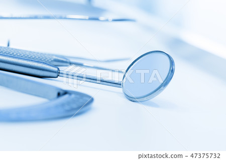 tool, dental, closeup 47375732