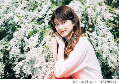 Women and Yukiyanagi Women and Yukiyanagi 47376913