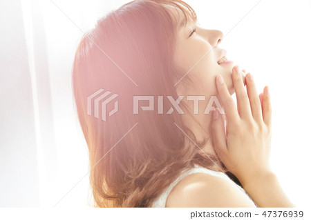 Women beauty Women beauty 47376939