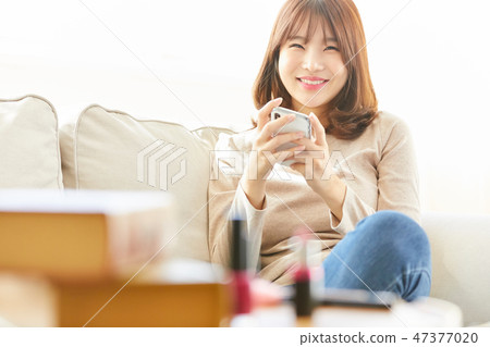 Woman lifestyle relax Woman lifestyle relax 47377020