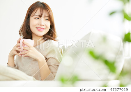 Woman lifestyle relax Woman lifestyle relax 47377029