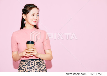 Women beauty Women beauty 47377519