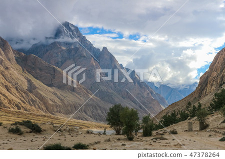 Landscape of K2 trekking trail in Karakoram range, 47378264