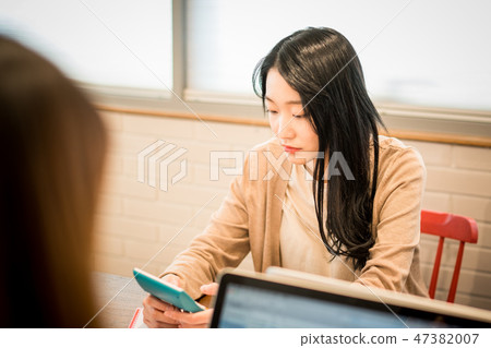 女實業家，辦公室工作者，會議，女實業家，年輕人，女商人，公告，報告，偶然 47382007