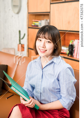 Businesswoman, office worker, meeting, businesswoman, young, business woman, announcement, reporting, casual Businesswoman, office worker, meeting, businesswoman, young, business woman, announcement, reporting, casual 47382078