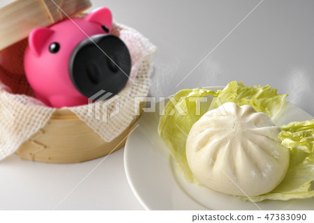 Chinese food and pigs 47383090