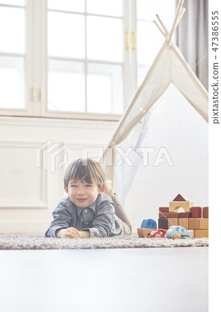 Block play, infant, children, baby, baby, living room, house, housing Block play, infant, children, baby, baby, living room, house, housing 47386555