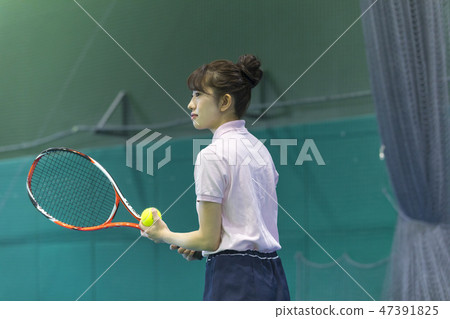 網球,女子,網球場,球拍,學校 網球,女子,網球場,球拍,學校 47391825