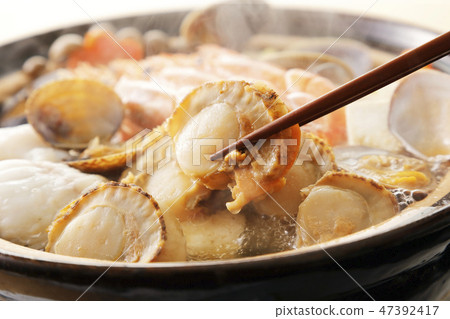 Seafood pot 47392417