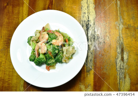stir fried broccoli with shrimp and crispy chicken stir fried broccoli with shrimp and crispy chicken 47396454