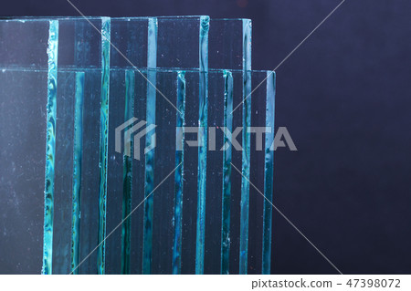 Sheets of Factory manufacturing tempered clear float glass panels cut to size Sheets of Factory manufacturing tempered clear float glass panels cut to size 47398072