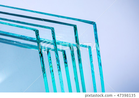 Sheets of Factory manufacturing tempered clear float glass panels cut to size 47398135