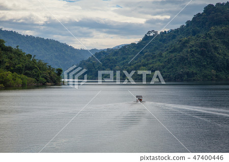 Khun Dan Prakarnchon Dam 47400446