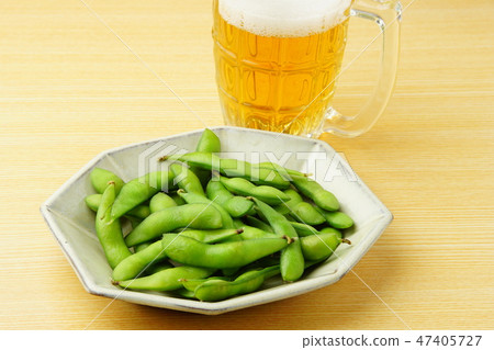 Beer and Edamame 47405727