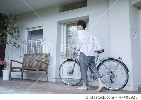 自行車和女士們 47405925