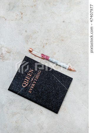 Glam black glitter notepad with rose gold pen Glam black glitter notepad with rose gold pen 47407977