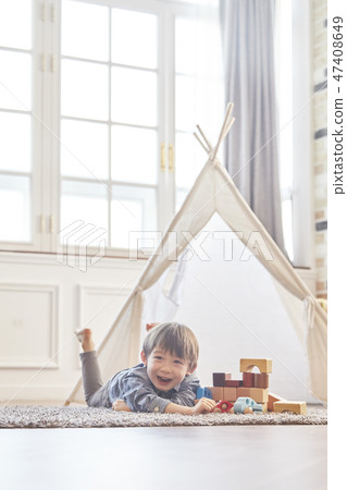 Block play, infant, children, baby, baby, living room, house, housing Block play, infant, children, baby, baby, living room, house, housing 47408649
