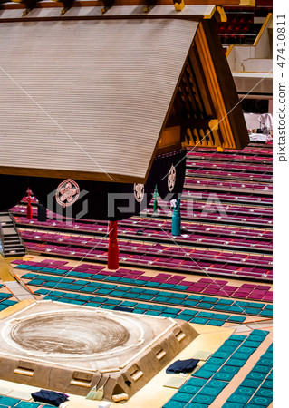 Sumo-sumo ring and hanging roof 47410811