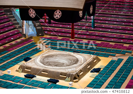Sumo-sumo ring and hanging roof 47410812