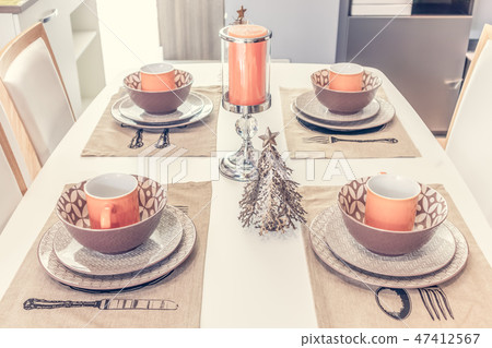 Dining table with contemporary tableware 47412567