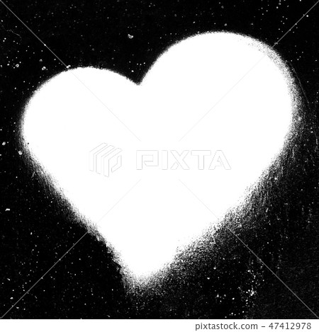 Grungy white heart Grungy white heart 47412978