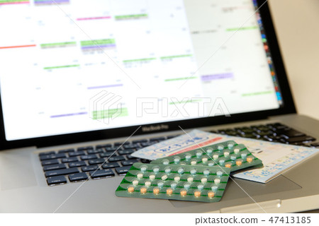 pill 47413185