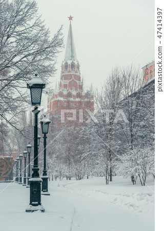 Kremlin tower, city park in the center of Moscow Kremlin tower, city park in the center of Moscow 47414397