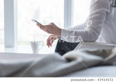 Business woman digital lifestyle using smart phone 47414572