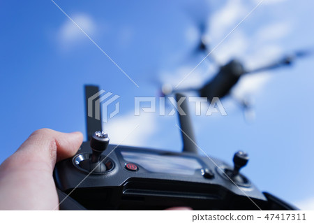 Drone / drone home delivery 47417311