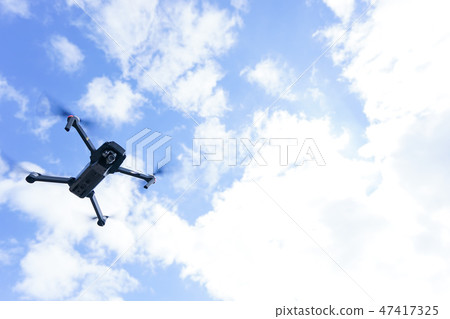 Drone / drone home delivery 47417325